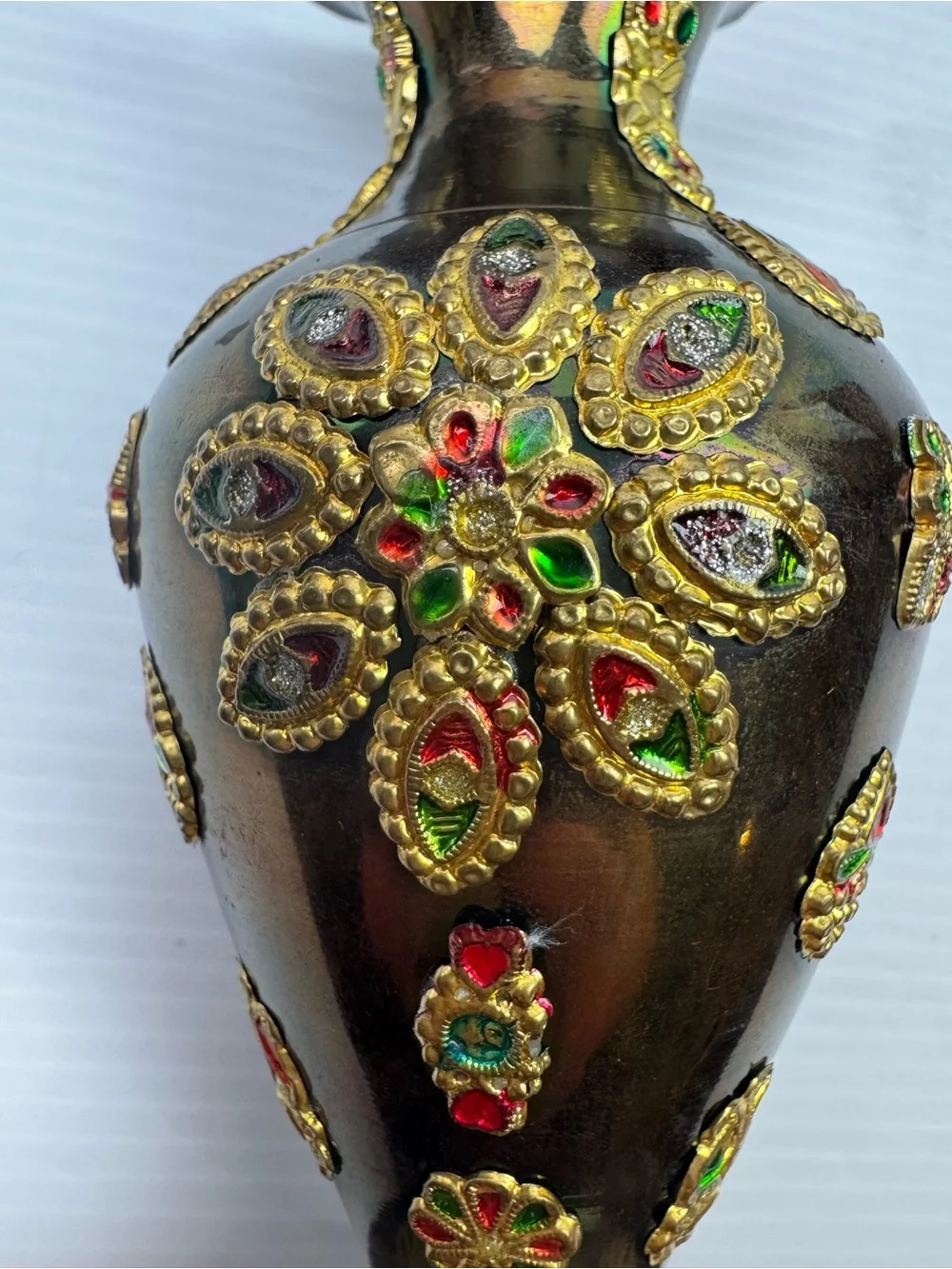 Indian? Iridescent Brass Vase Enamel Gem Medallion Scalloped Rim 6” Decor VTG